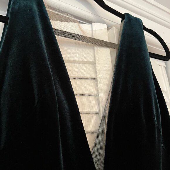 Jenny Yoo Logan Deep V Velvet Column Gown Emerald Green - Picture 6 of 7